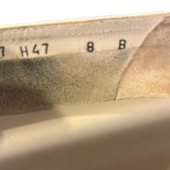 Salvatore Ferragamo Neutral Leather Pumps Size 8 - Picture 9 of 10